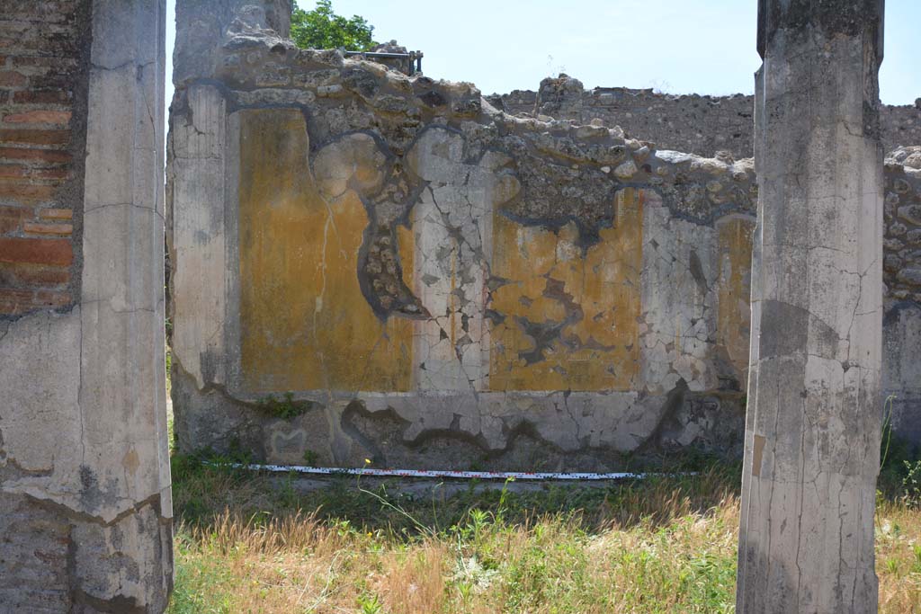 IX.5.14 Pompeii. May 2017. Peristyle �k�, looking towards south wall at east end.
Foto Christian Beck, ERC Grant 681269 D�COR.
