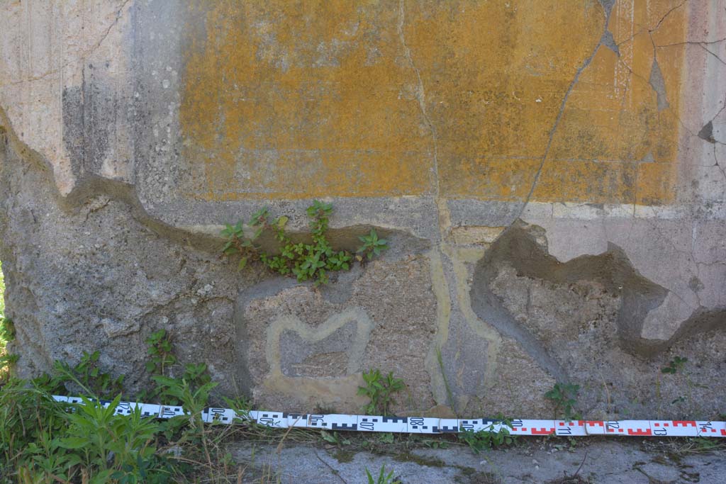 IX.5.14 Pompeii. May 2017. Peristyle �k�, detail from lower south wall near doorway to servants� area, on left.
Foto Christian Beck, ERC Grant 681269 D�COR.
