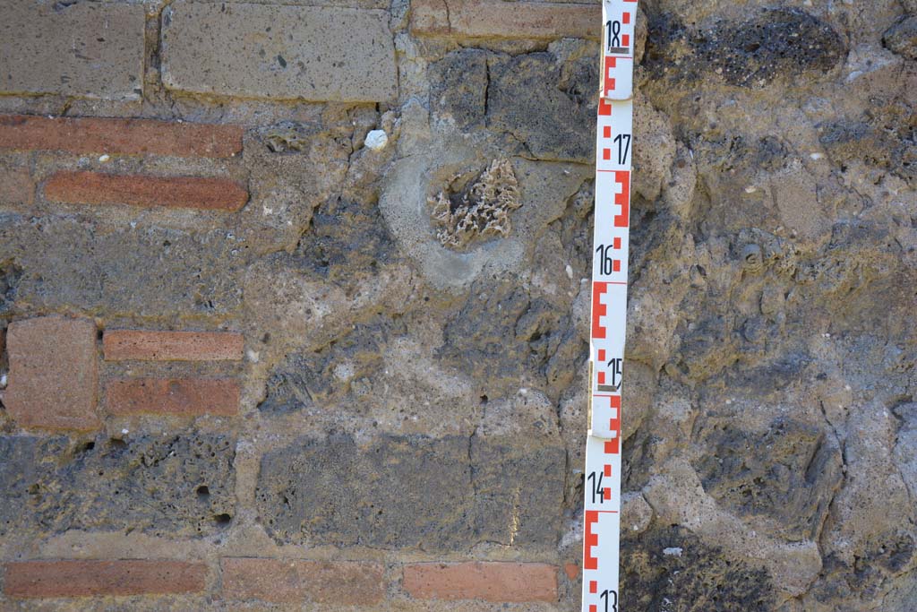 IX.5.14 Pompeii. May 2017. Room �m�, detail from north wall at west end. 
Foto Christian Beck, ERC Grant 681269 D�COR.

