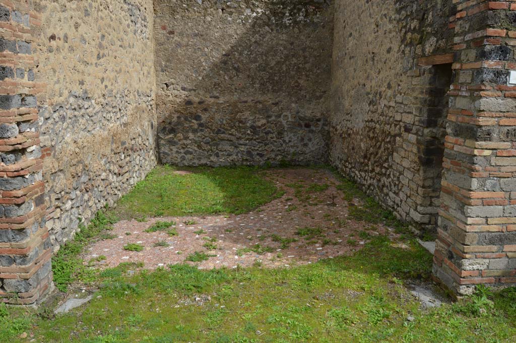 IX.5.14 Pompeii. March 2018. Room �n�, on east side of portico �k�. 
Foto Taylor Lauritsen, ERC Grant 681269 D�COR.
