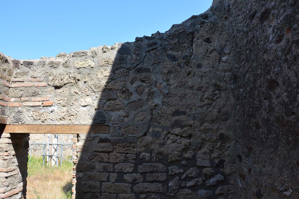 IX.5.14 Pompeii. May 2017. Room �o�, upper north wall. 
Foto Christian Beck, ERC Grant 681269 D�COR.

