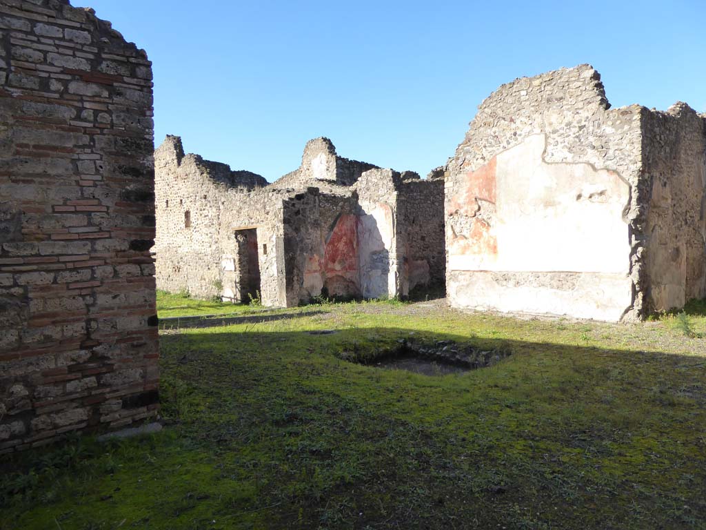 IX.5.14 Pompeii. January 2017.
Looking north-west across atrium “b”, towards doorway to peristyle “k”, centre left, doorway to triclinium “f”, centre right, and north ala “e”, on right.
Foto Annette Haug, ERC Grant 681269 DÉCOR