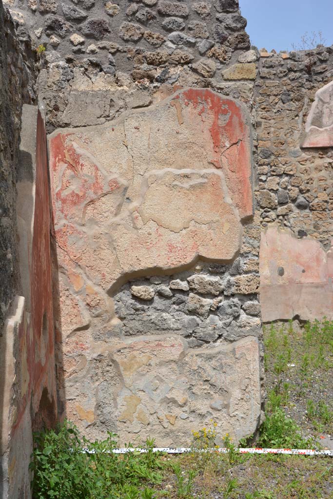 IX.5.14 Pompeii. May 2017. Room “b”, north wall in north-west corner of atrium.
Foto Christian Beck, ERC Grant 681269 DÉCOR.