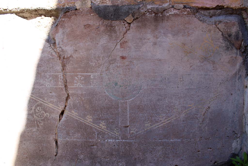 IX.5.14 Pompeii. May 2019. Room �f�, zoccolo from north wall at east end.
Foto Christian Beck, ERC Grant 681269 D�COR.

