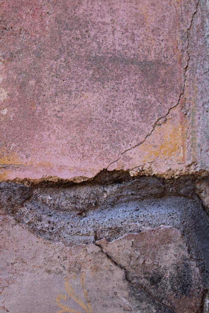 IX.5.14 Pompeii. May 2019. 
Room �f�, detail from north-east corner, between zoccolo and middle zone of wall.
Foto Christian Beck, ERC Grant 681269 D�COR.
