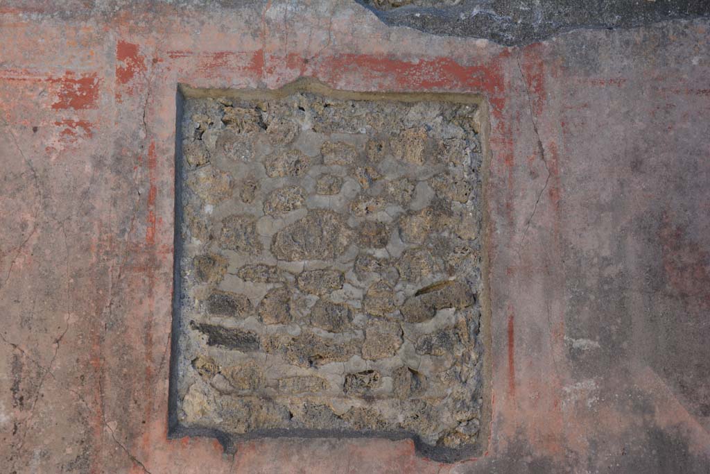 IX.5.14 Pompeii. May 2017. Room �f�, site of central painting on east wall.
Foto Christian Beck, ERC Grant 681269 D�COR.

