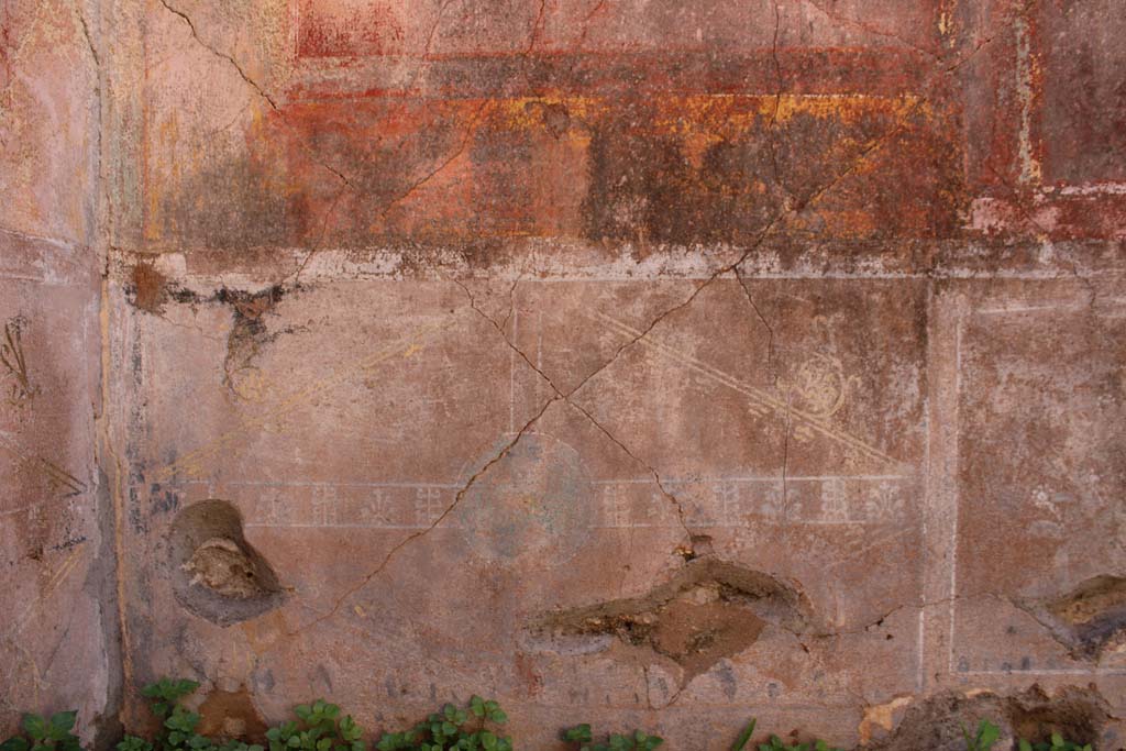 IX.5.14 Pompeii. May 2019. Room �f�, zoccolo from south wall at east end.
Foto Christian Beck, ERC Grant 681269 D�COR.
