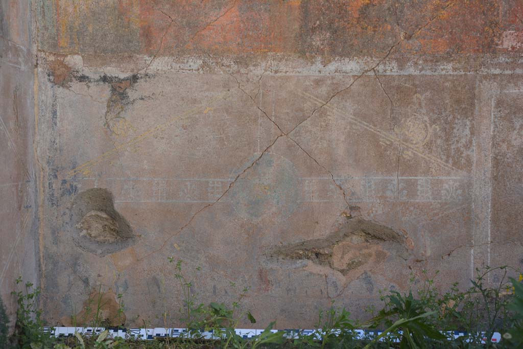 IX.5.14 Pompeii. May 2017. Room �f�, detail from zoccolo from south wall at east end.
Foto Christian Beck, ERC Grant 681269 D�COR.
