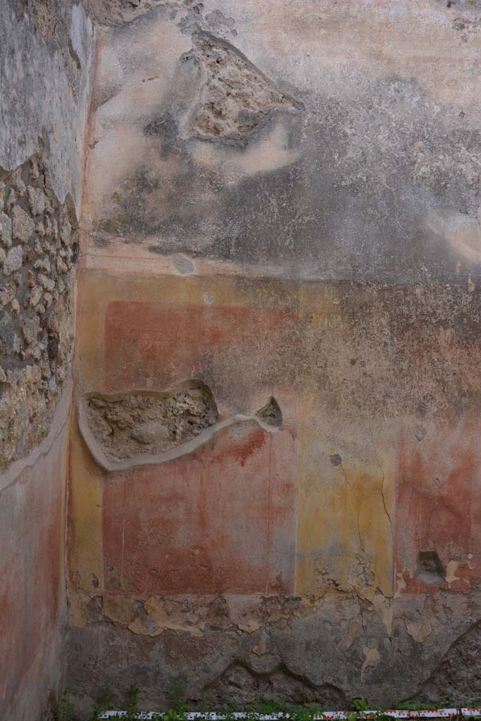 IX.5.14 Pompeii. May 2017. Room �d�, looking towards north wall at west end in north-west corner.
Foto Christian Beck, ERC Grant 681269 D�COR.

