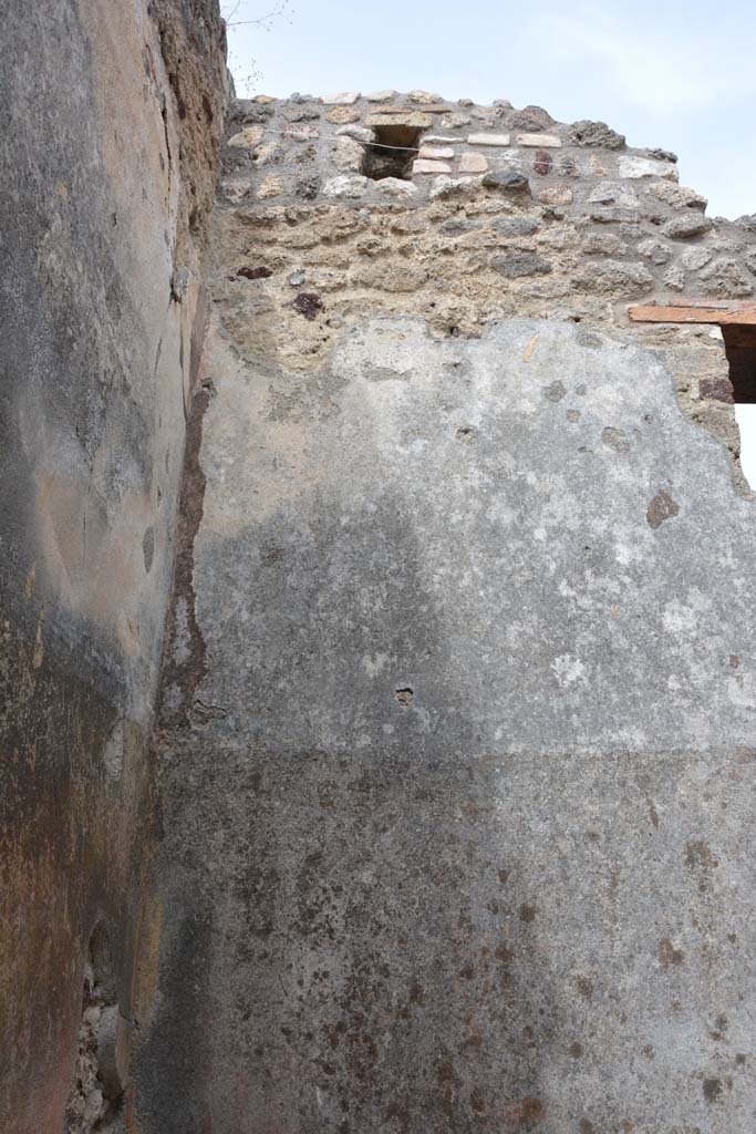 IX.5.14 Pompeii. May 2017. Room �d�, upper east wall in north-east corner.
Foto Christian Beck, ERC Grant 681269 D�COR.

