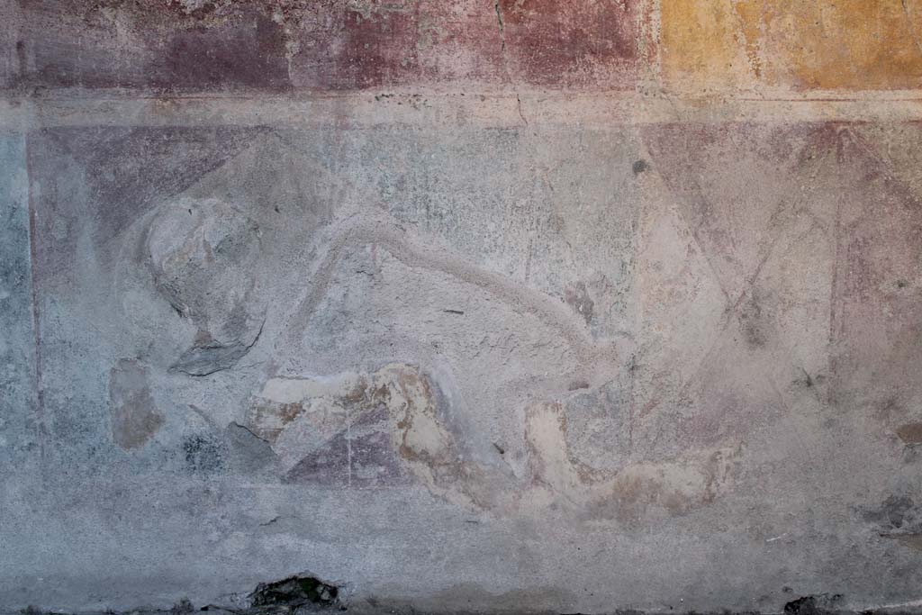 IX.5.14 Pompeii. May 2019. Room �c�, detail of zoccolo on east wall at south end.
Foto Christian Beck, ERC Grant 681269 D�COR.
