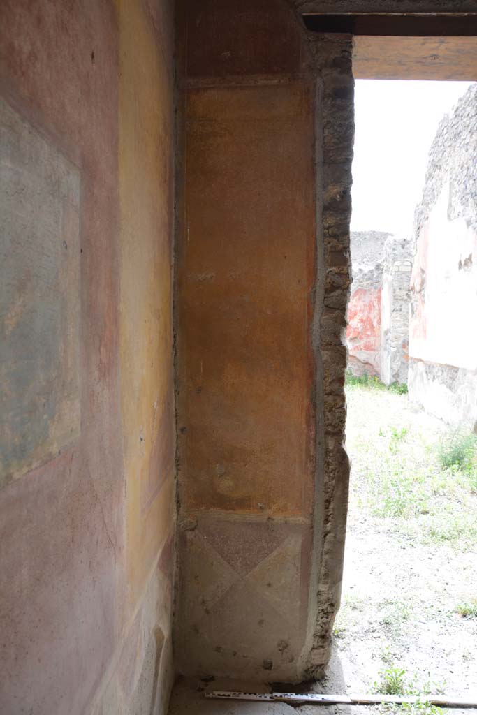 IX.5.14 Pompeii. May 2017. Room �c�, west wall in south-west corner. 
Foto Christian Beck, ERC Grant 681269 D�COR.
