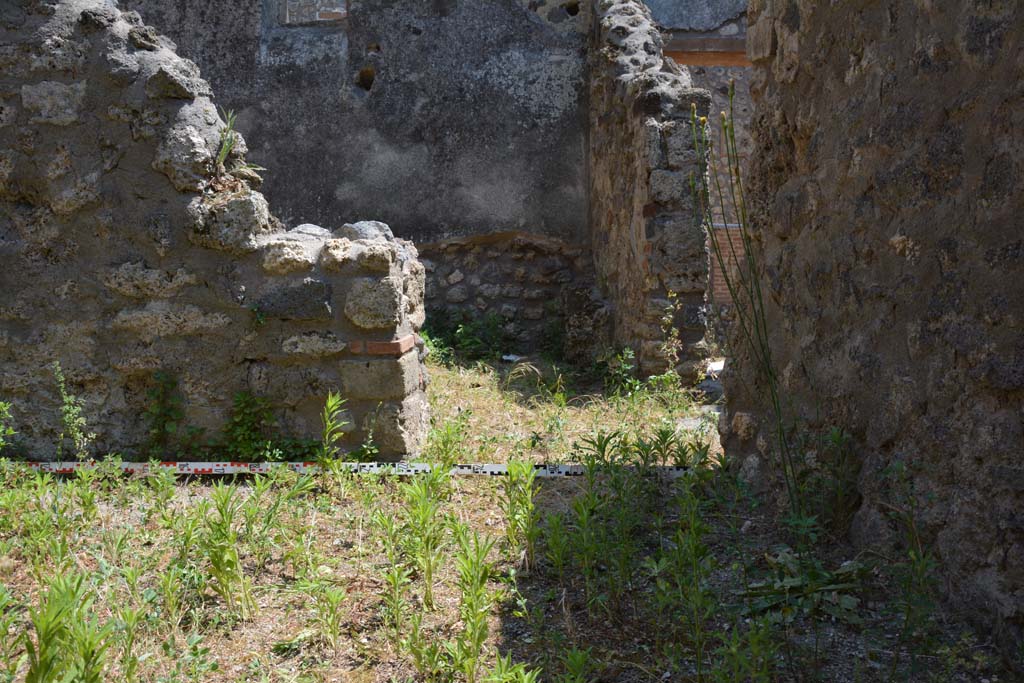 IX.5.17/6 Pompeii. May 2017. Room x, looking towards south wall with doorway to room q, and corridor y.
Foto Christian Beck, ERC Grant 681269 D�COR.


