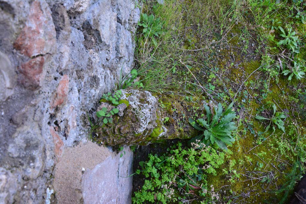 IX.5.18 Pompeii. March 2017. Room i, looking down on remains of west wall.
Foto Christian Beck, ERC Grant 681269 DÉCOR.

