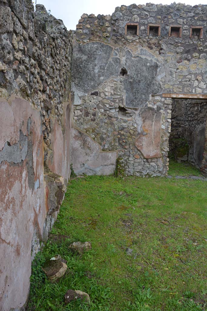 IX.5.18 Pompeii. March 2018.  Room “i”, looking south towards south-east corner.
Foto Annette Haug, ERC Grant 681269 DÉCOR.
