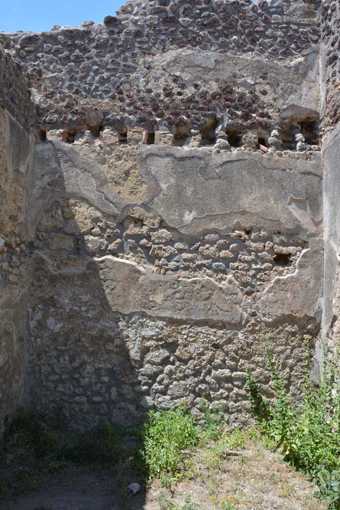 IX.5.18 Pompeii. May 2017. Room r, looking towards north wall. 
Foto Christian Beck, ERC Grant 681269 DÉCOR.

