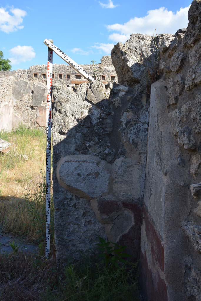 IX.5.18 Pompeii. May 2017. Room l (L), looking towards south wall in south-west corner. 
Foto Christian Beck, ERC Grant 681269 DÉCOR.
