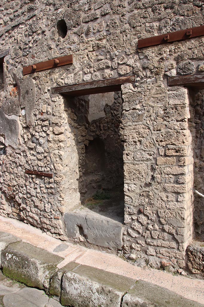 IX.6.2 Pompeii. October 2024. Entrance doorway. Photo courtesy of Klaus Heese