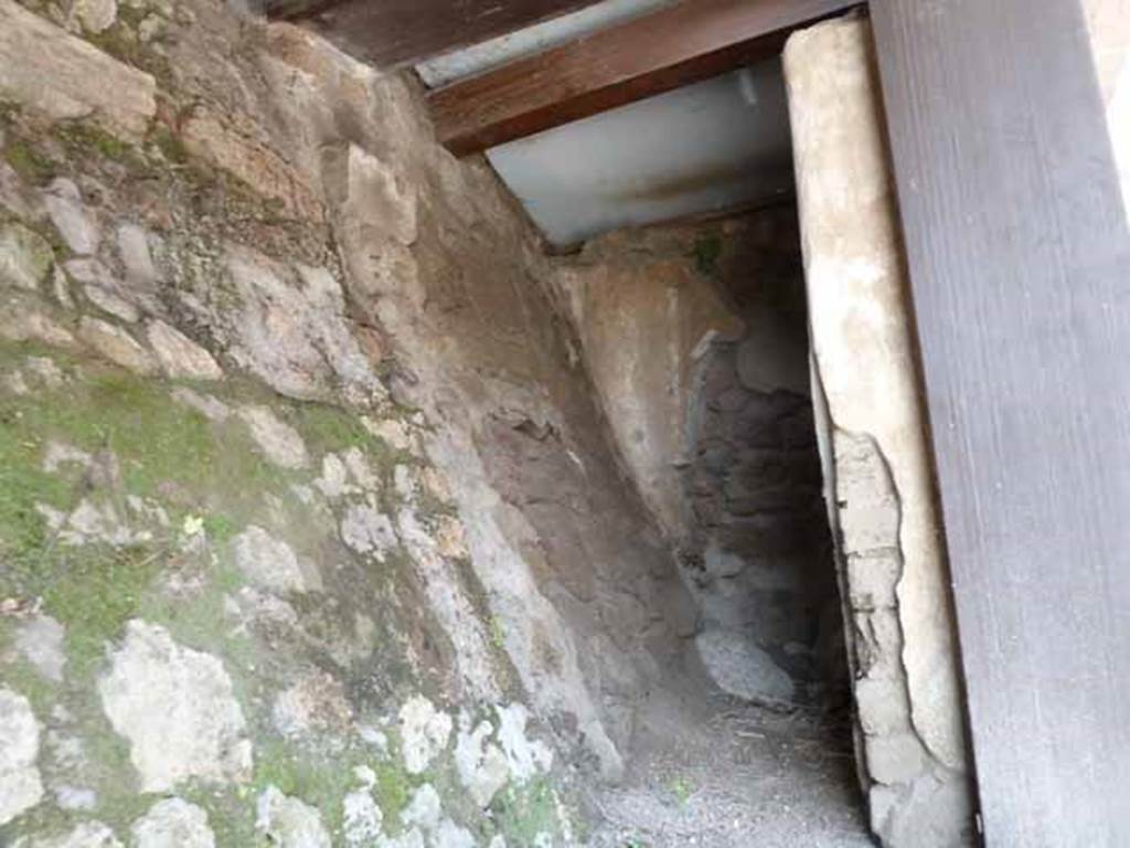 IX.7.7 Pompeii. May 2010. East side of entrance.