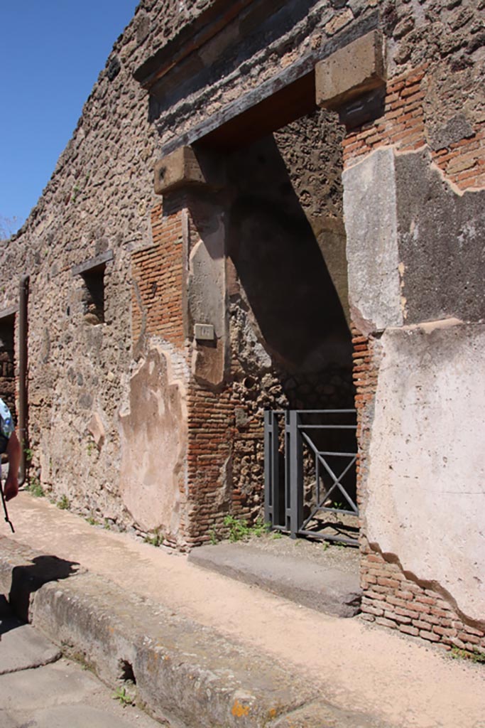 IX.7.16 Pompeii. May 2024. 
Looking towards north side of entrance doorway. Photo courtesy of Klaus Heese.
