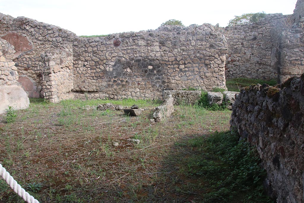 IX.7.21 Pompeii. October 2024. Looking east across atrium. Photo courtesy of Klaus Heese.