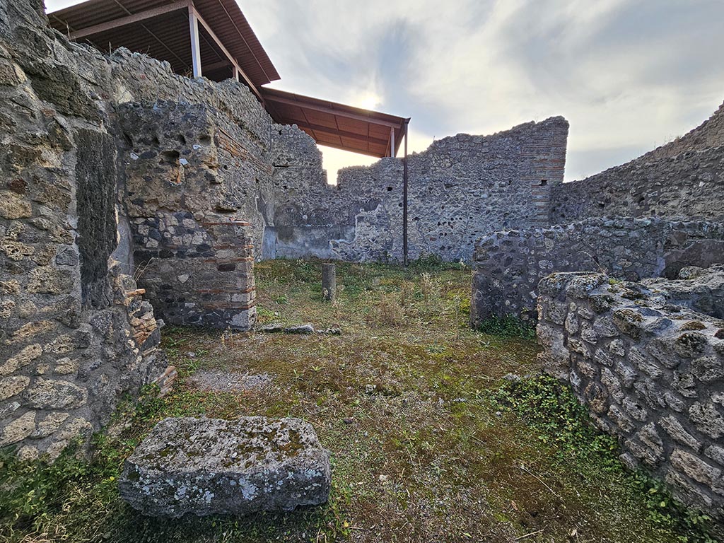 IX.7.21 Pompeii. November 2024. Looking south from atrium. Photo courtesy of Annette Haug.