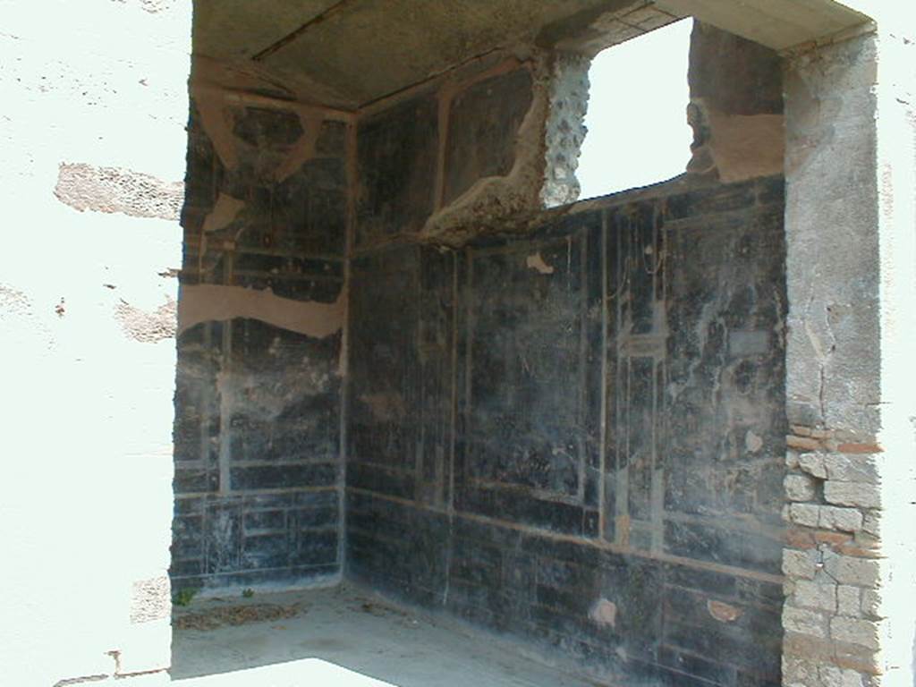 IX.8.6 Pompeii. September 2004. Room in north east corner of peristyle.