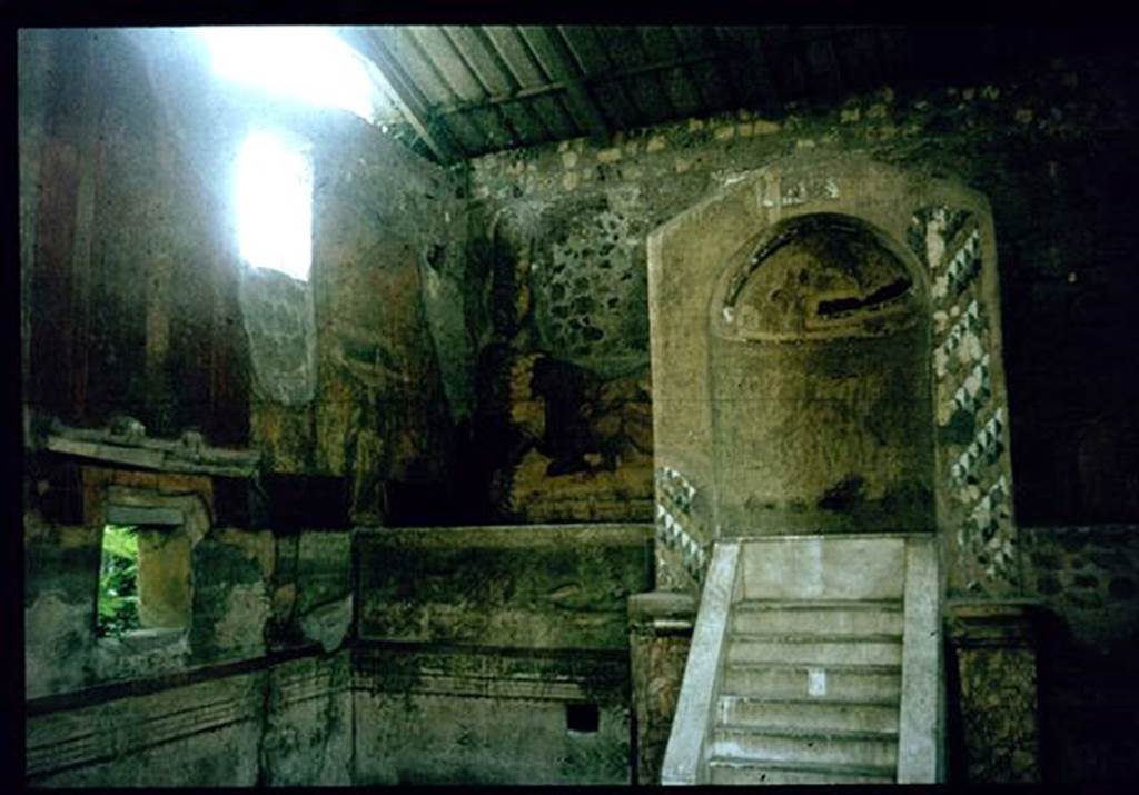 IX.8.6 Pompeii. South-east side of nymphaeum.  
Photographed 1970-79 by G�nther Einhorn, picture courtesy of his son Ralf Einhorn.
