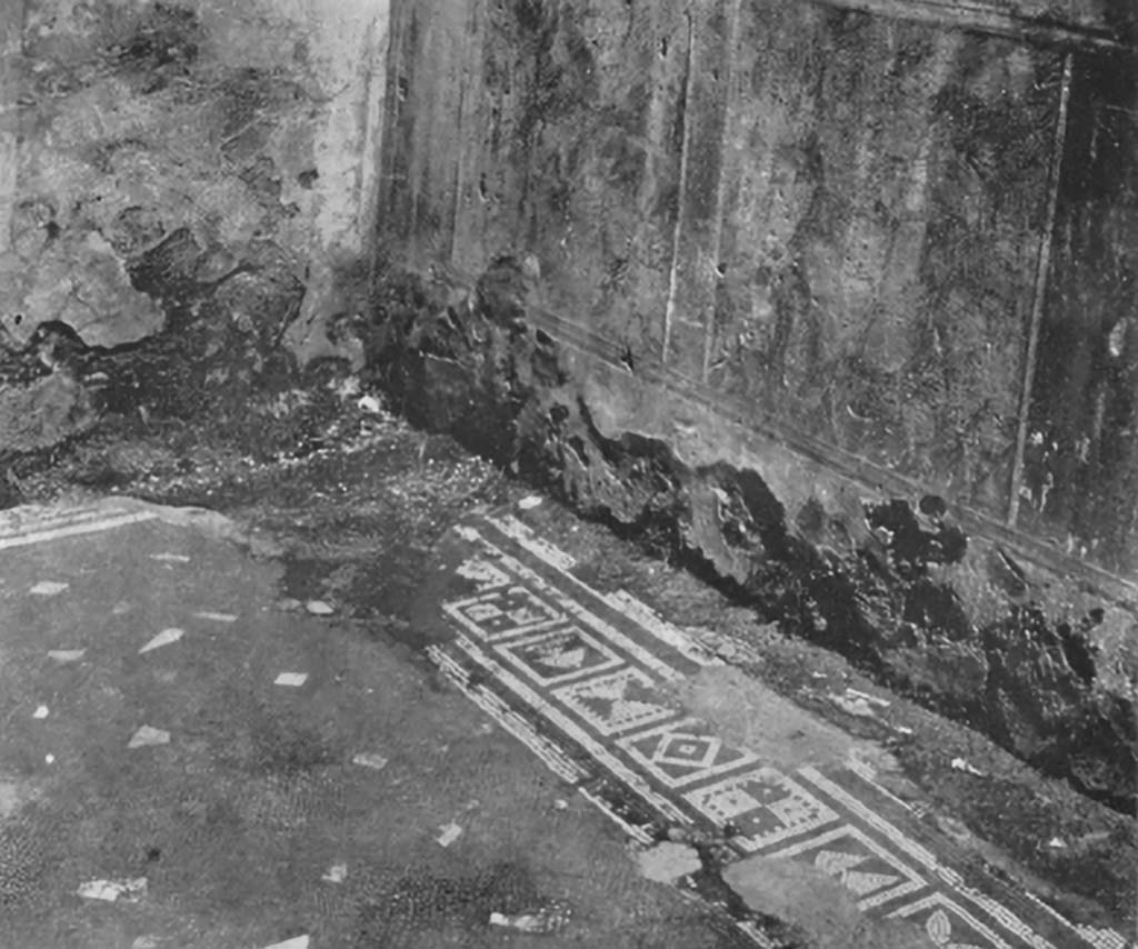 IX.8.6 Pompeii. c.1930. Room 31, flooring of cocciopesto with large white tesserae set into it, and with border around.
See Blake, M., (1930). The pavements of the Roman Buildings of the Republic and Early Empire. Rome, MAAR, 8, (p.61 & Pl.18, tav. 1).