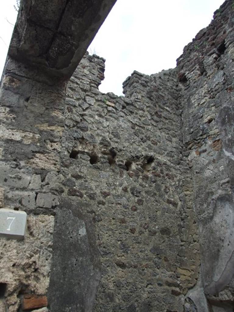 IX.8.7 Pompeii. March 2009. Upper East wall.