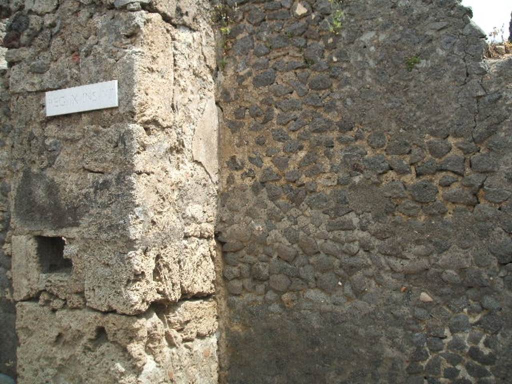 IX.8.c Pompeii. May 2005.  Front west facing wall.