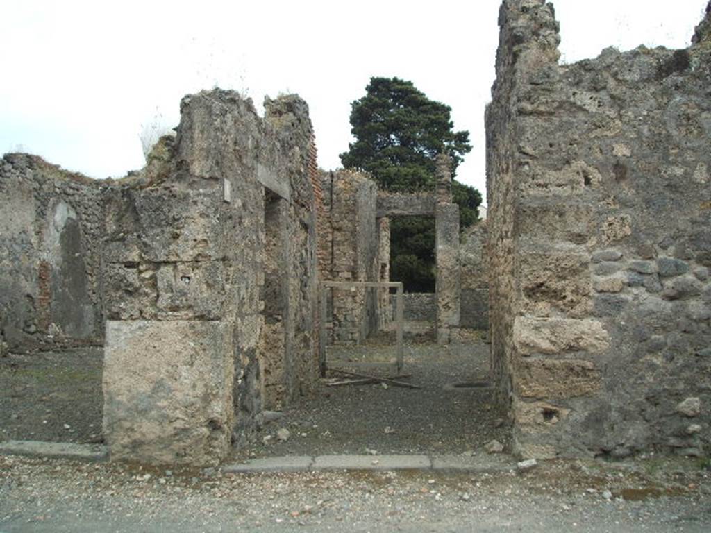 IX.9.6 Pompeii. May 2005. Entrance on Via di Nola. Looking south.