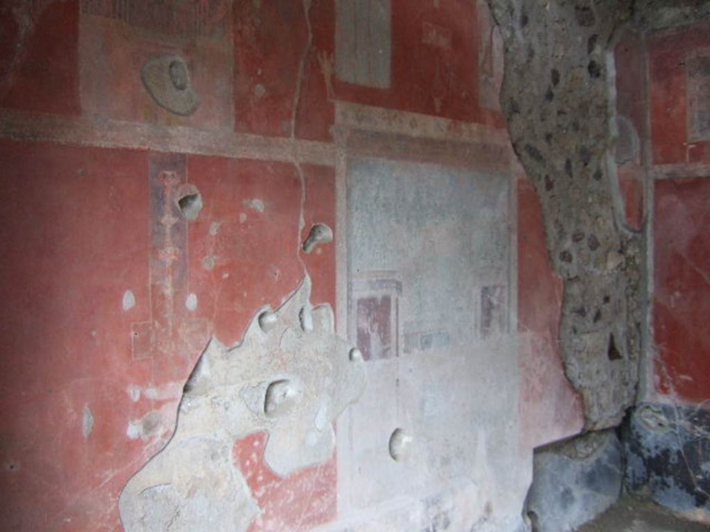 IX.9.c Pompeii.  December 2005.  Triclinium.  South wall.