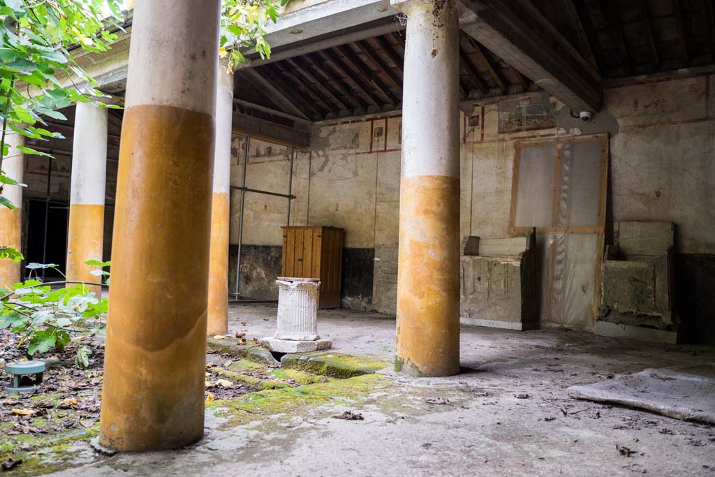 IX.13.1-3 Pompeii. October 2021.
Room 9, looking north-east towards east portico, from near room 15. Photo courtesy of Johannes Eber.