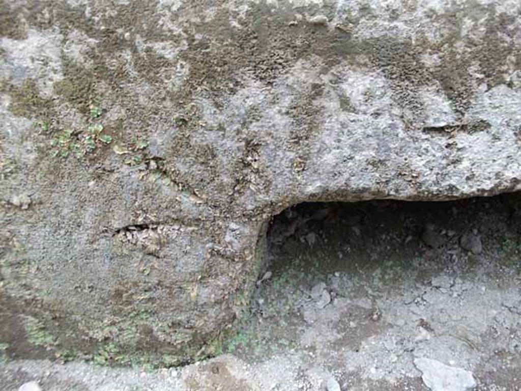 IX.13.1-3 Pompeii. May 2010. Mason’s mark in pavement outside entrance IX.13.3