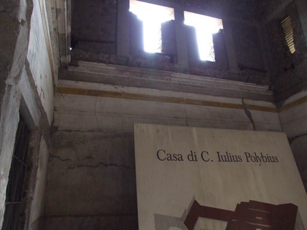 IX.13.1-3 Pompeii. March 2009. Room 1, east wall.