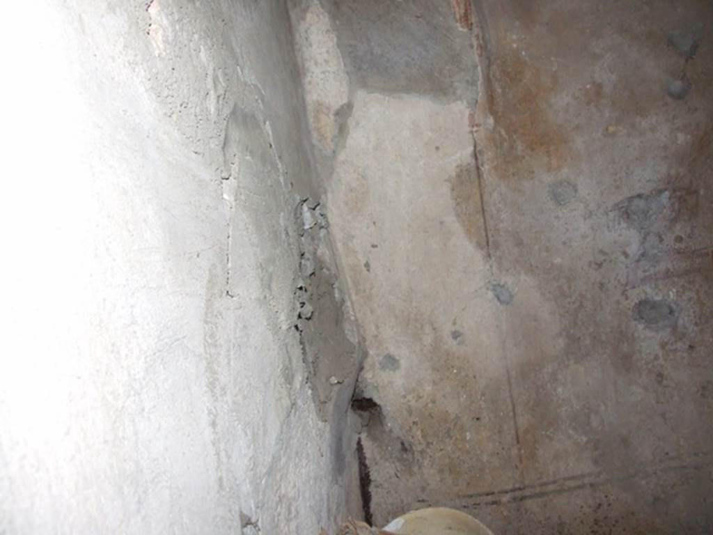 IX.13.1-3 Pompeii.  March 2009.  Room 6.