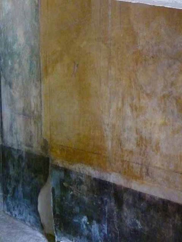 IX.13.1-3 Pompeii. May 2010.  Room 12, east wall.