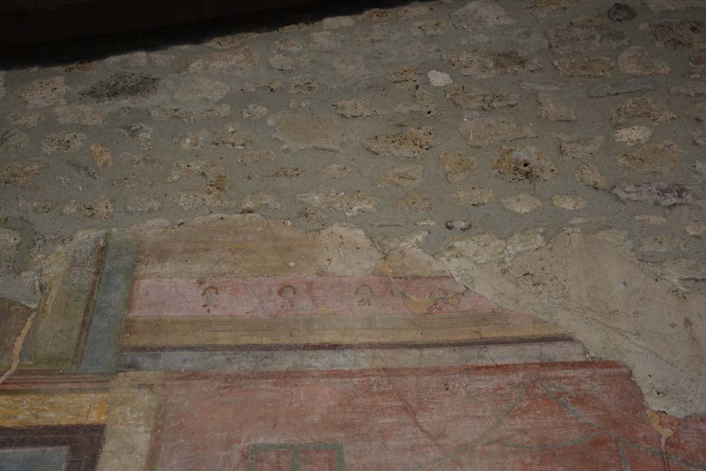 IX.14.4 Pompeii. September 2019. Room 3, detail from upper south wall in centre.
Foto Annette Haug, ERC Grant 681269 DÉCOR.
