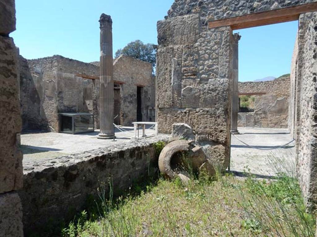 IX.14.4 Pompeii. May 2017. Looking north-west towards atrium, from room I.  Photo courtesy of Buzz Ferebee.
