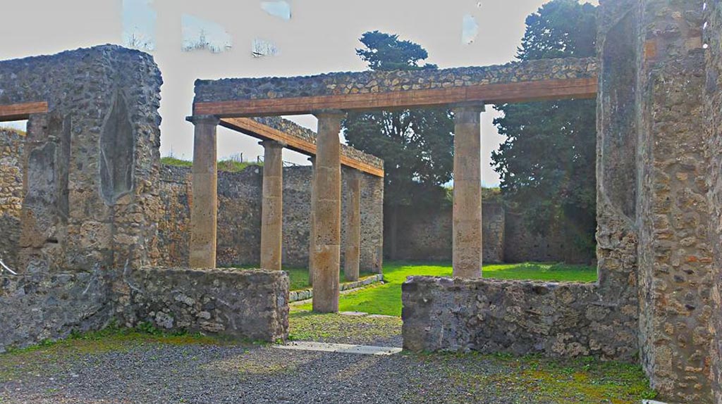 IX.14.4. Pompeii. 2016/2017. Tablinum H, looking south towards portico and peristyle. Photo courtesy of Giuseppe Ciaramella.

