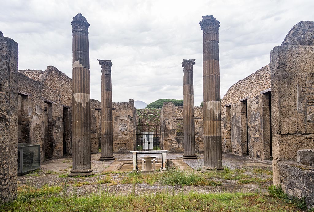 IX.14.4 Pompeii. July 2024. Looking north towards entrance doorway and atrium, from tablinum. Photo courtesy of Johannes Eber.