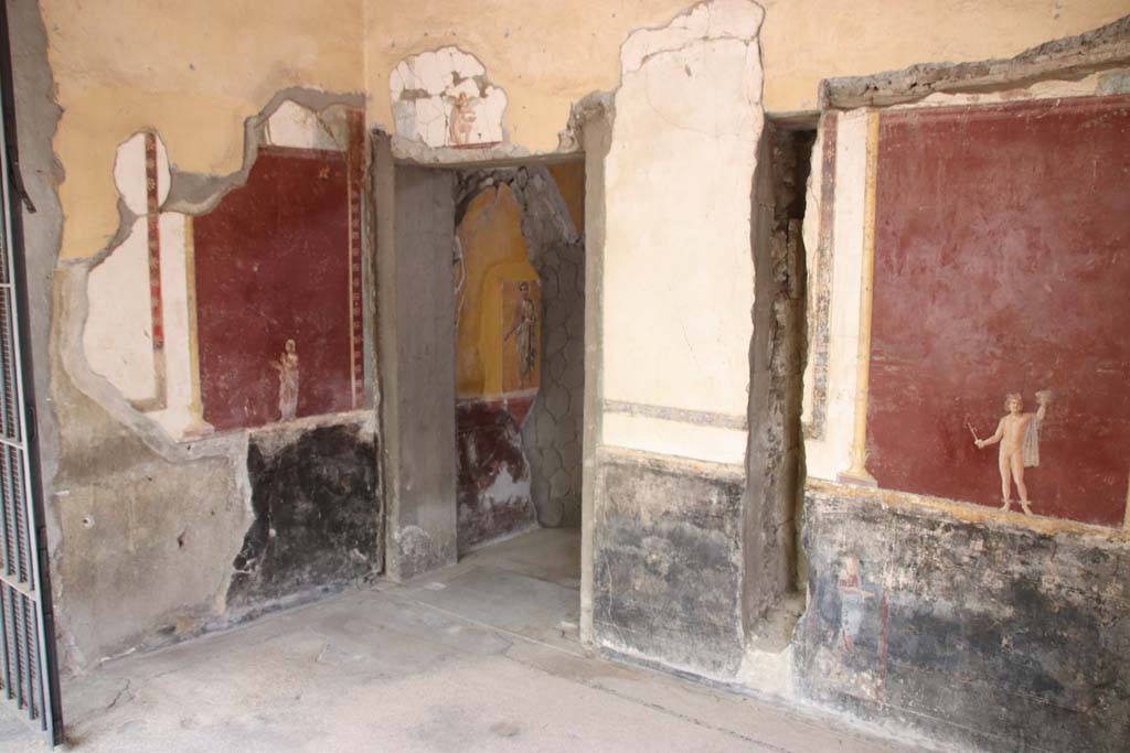 Villa San Marco, Stabiae, September 2019. Room 30, north-east corner with painted figures and doorway to room 50.
Photo courtesy of Klaus Heese.