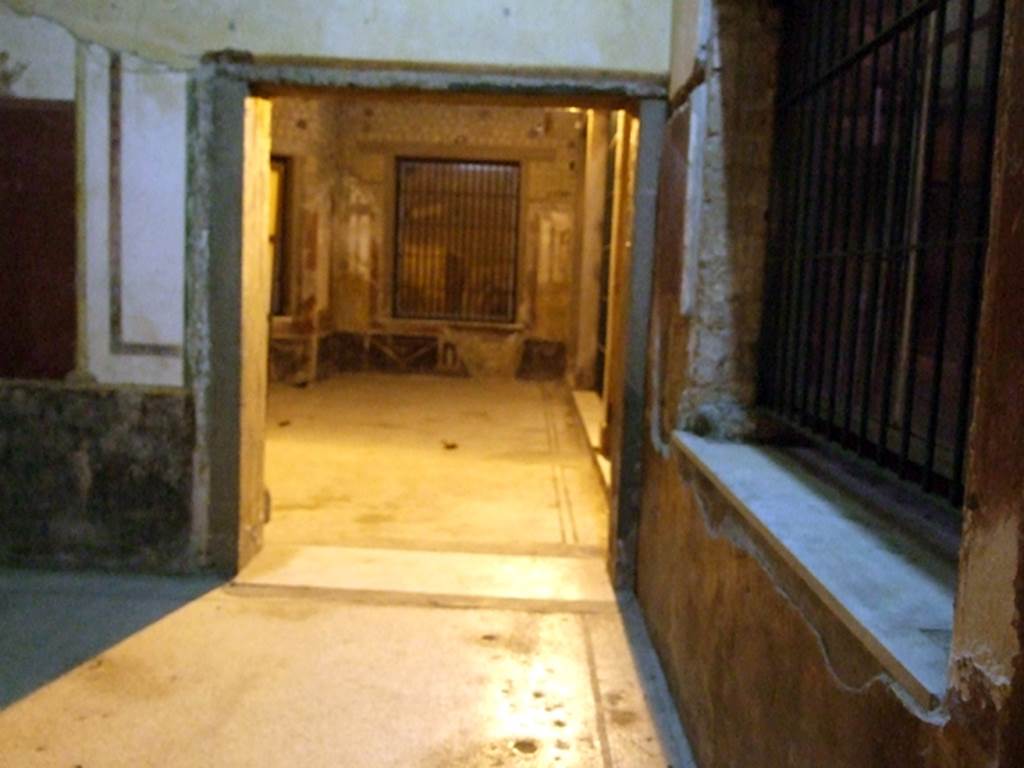 Castellammare di Stabia, Villa San Marco, December 2006. Room 30, window in west wall and doorway into room 53, ahead.