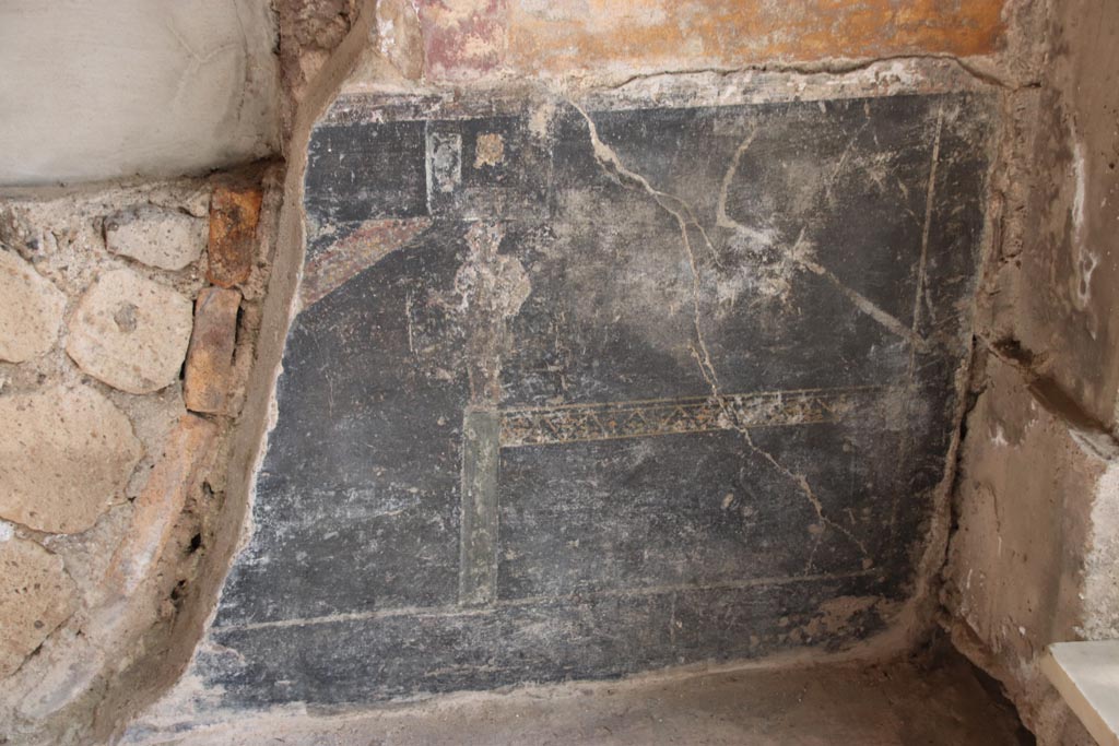 Villa San Marco, Stabiae, October 2022.
Room 53, detail of zoccolo in south wall in south-west corner. Photo courtesy of Klaus Heese.