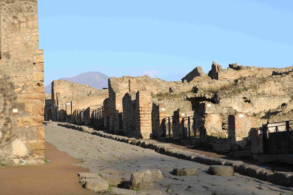 Via Stabiana, Pompeii. December 2018. Looking north along I.3 on east side of Via Stabiana. Photo courtesy of Aude Durand.