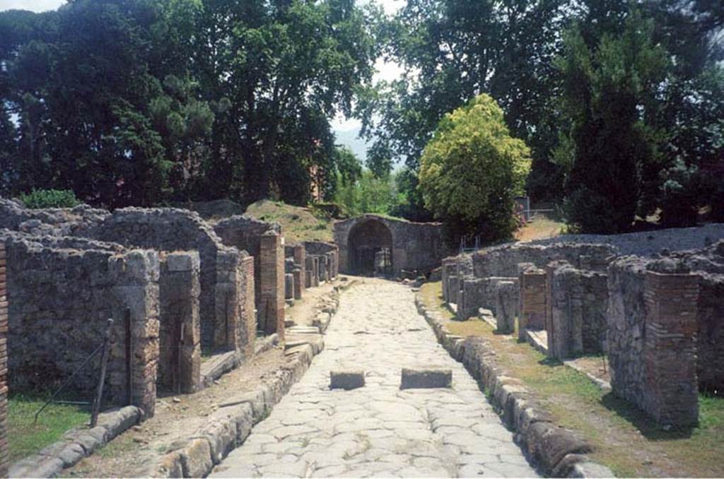Via Stabiana between I.2 and VIII.7. July 2011. Looking south to Stabian Gate. Photo courtesy of Rick Bauer.
