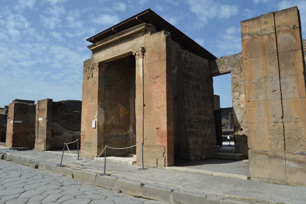 Via della Fortuna, north side, Pompeii. March 2018. Looking west towards junction with Vicolo del Fauno, on left, and VI.12.1, 2 and 3.
Foto Taylor Lauritsen, ERC Grant 681269 D�COR.
