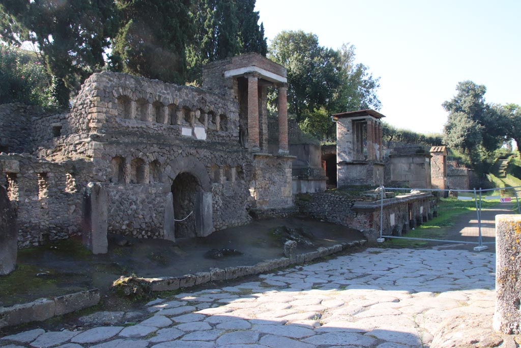 Via delle Tombe, south side, Pompeii. October 2022. 
Looking south-west towards tombs, from junction with Via di Nocera. Photo courtesy of Klaus Heese.
