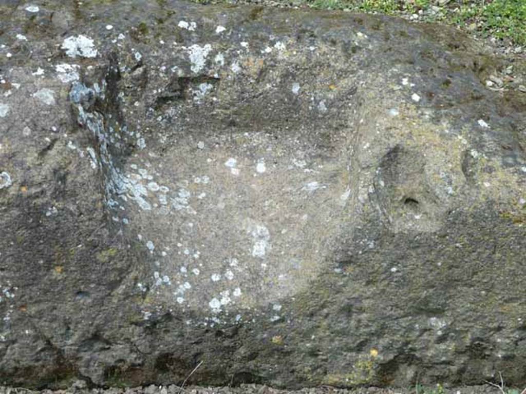 Via di Nola, north side, May 2010. Step in road edge at IV.2.e.